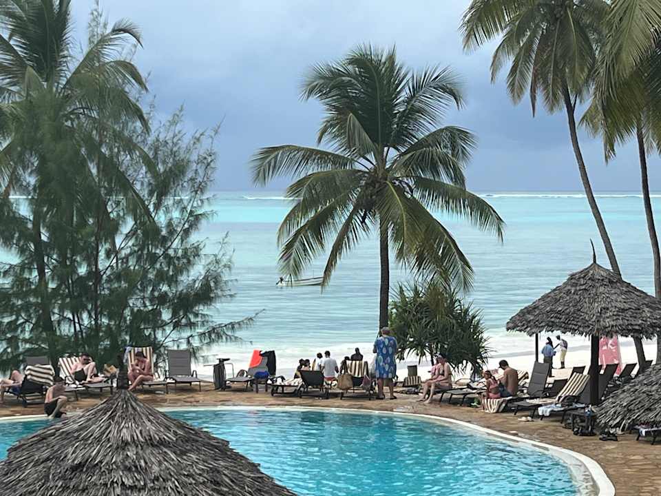 Pool Karafuu Beach Resort & Spa