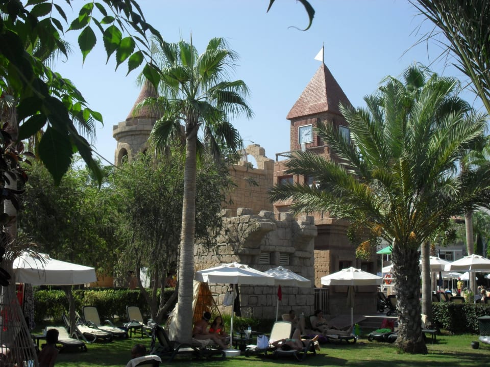 Liegen im Garten Belek Beach Resort Hotel