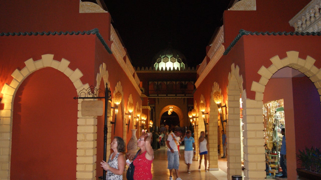 Die Einkaufsmeile des Hotels Pickalbatros Alf Leila Wa Leila Resort - Neverland Hurghada