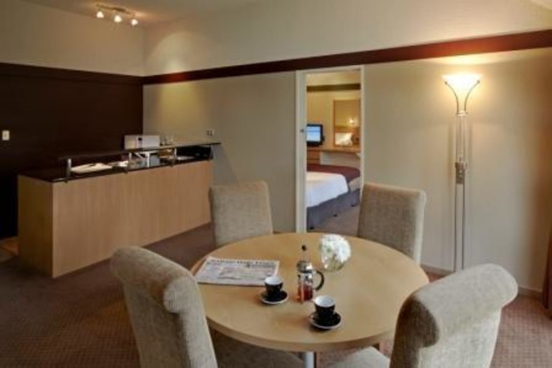 2 bedroom apartment Edgewater Hotel