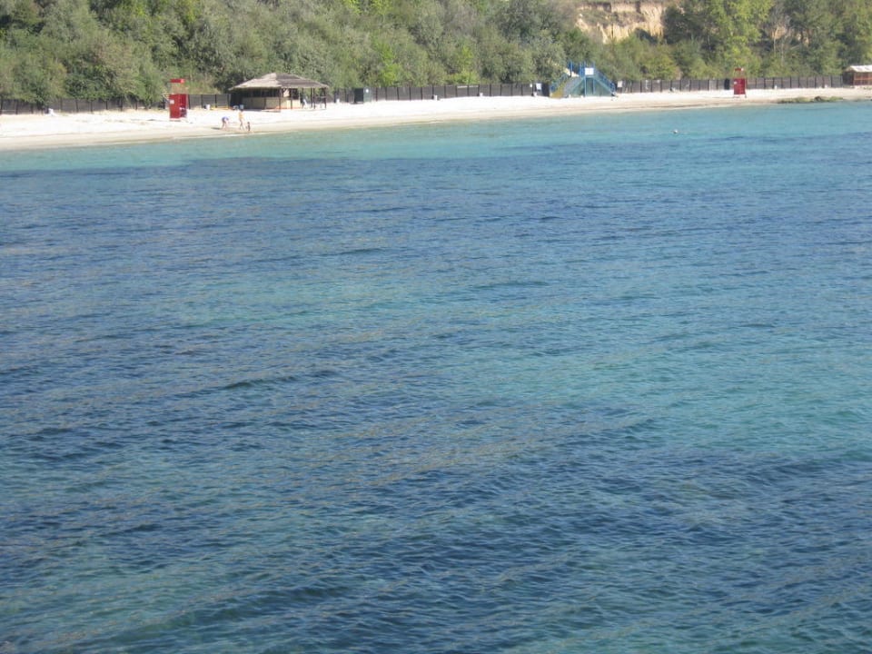 Blick vom Steg zum Hotelstrand Sol Nessebar Palace