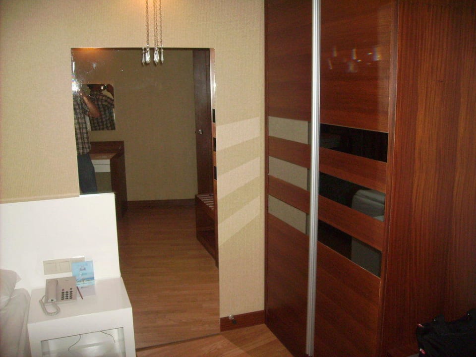 Kleiderschrank Elternzimmer Seaden Sea World Resort & Spa