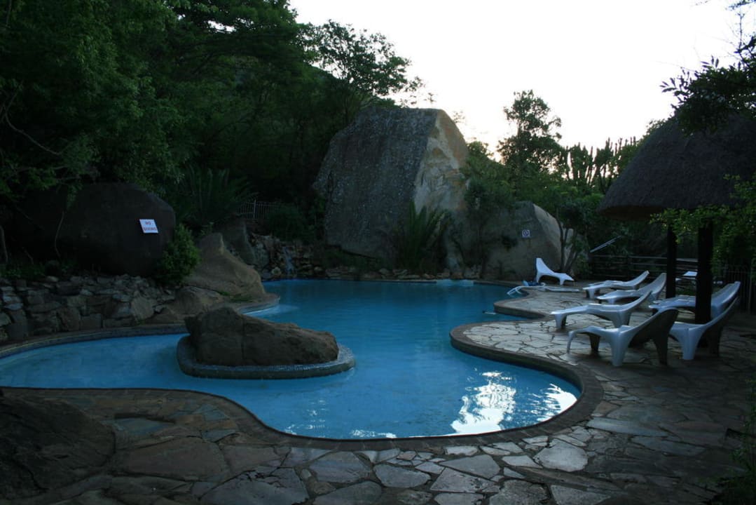 Pool Ntshondwe Camp