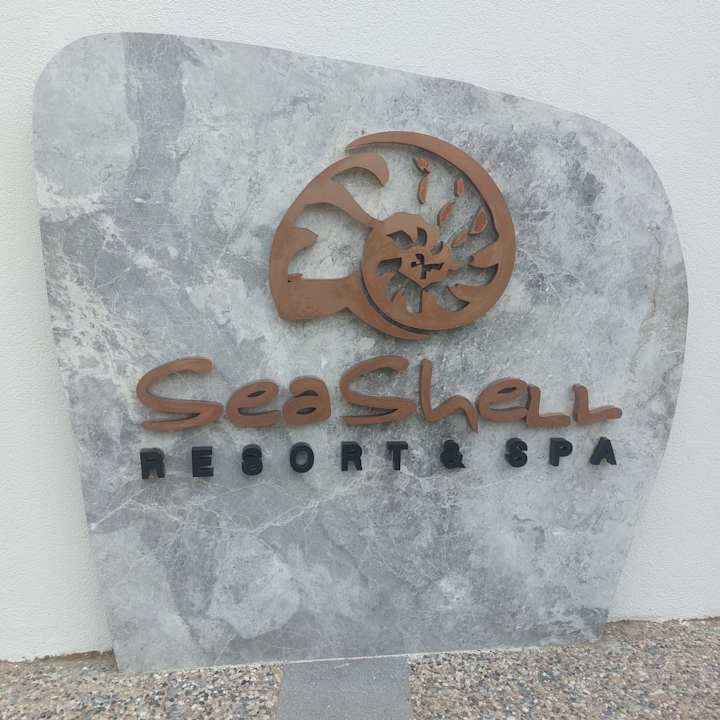 Strand Seashell Resort