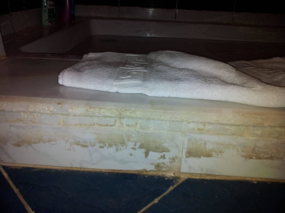 Schlecht renoviertes Bad Desert Rose