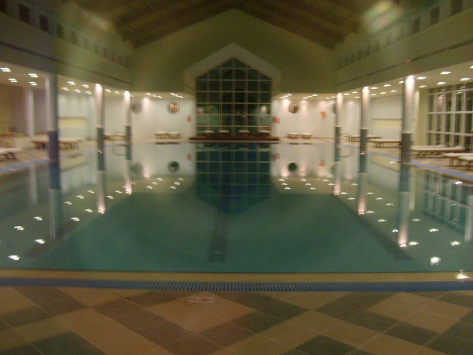 Innenpool Neptune Luxury Resort