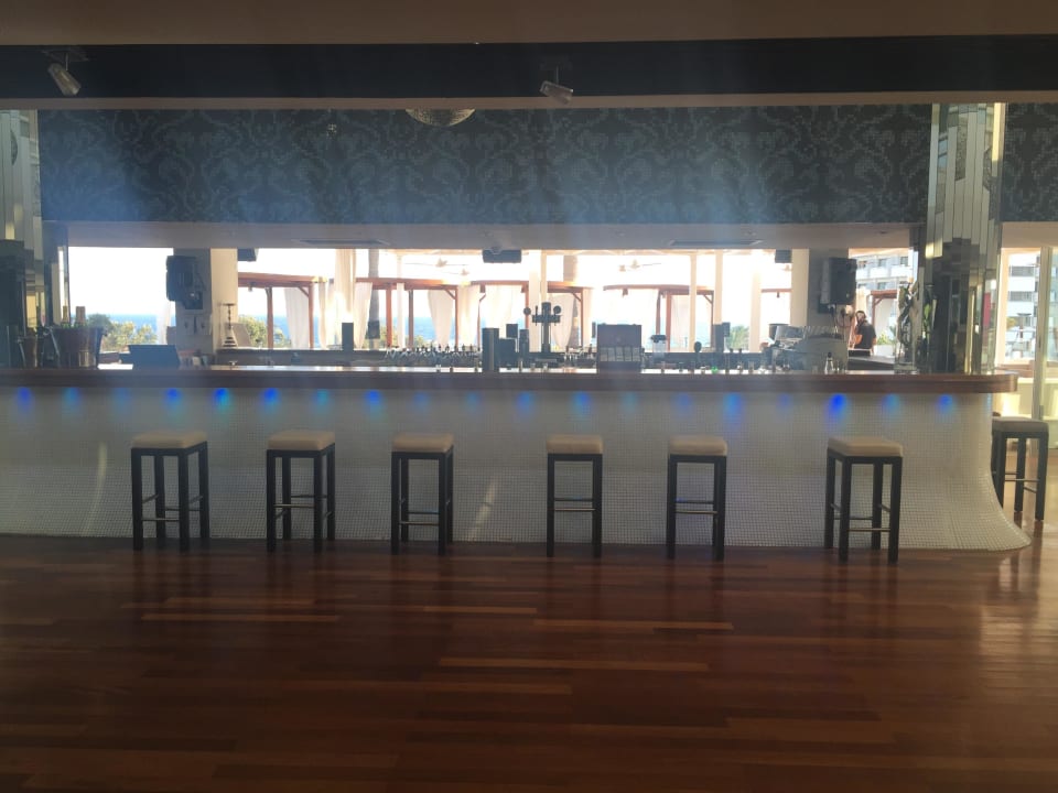 Bar Napa Mermaid Hotel & Suites