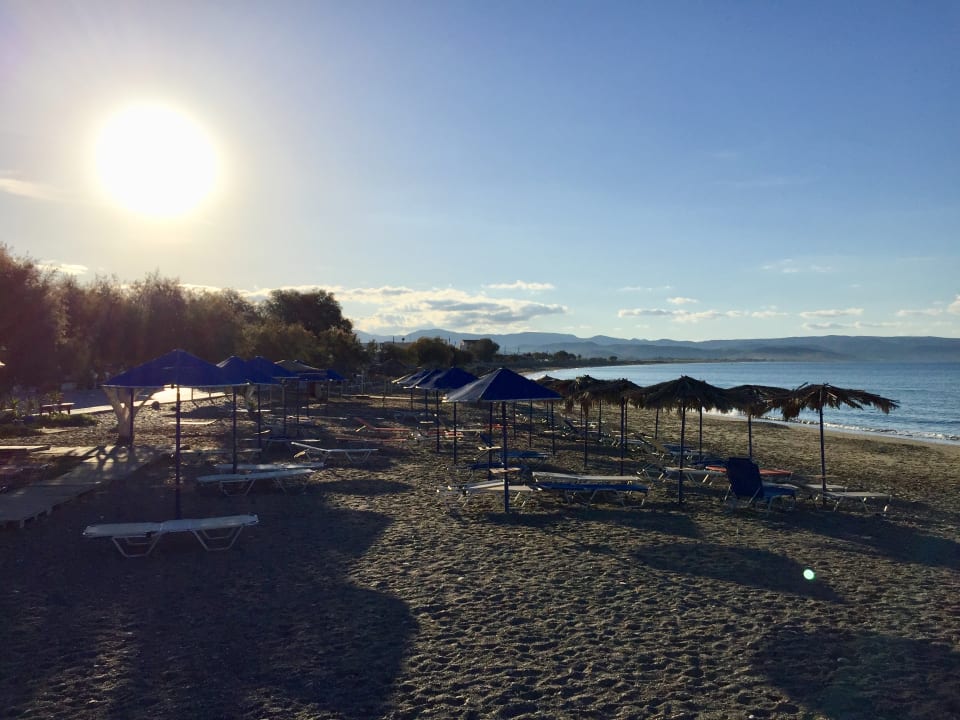 Strand Hotel Little Inn