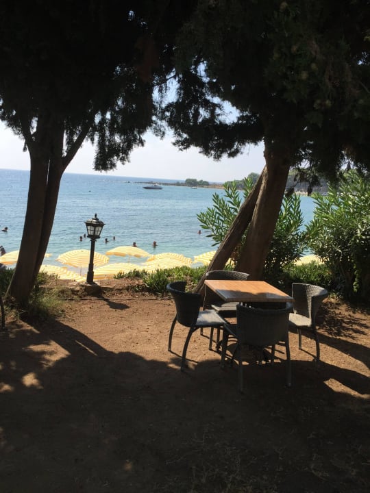 Strandbar. Sehr romatisch am Abend. Direkt am Meer Incekum Su Hotel