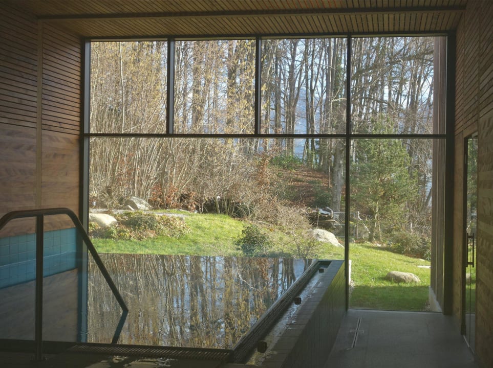 Solebad mit Blick in den Garten Seehotel Wilerbad