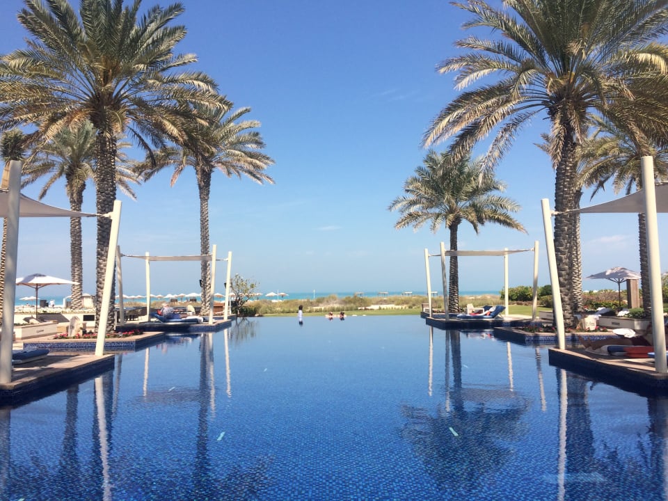 Pool Park Hyatt Abu Dhabi Hotel and Villas