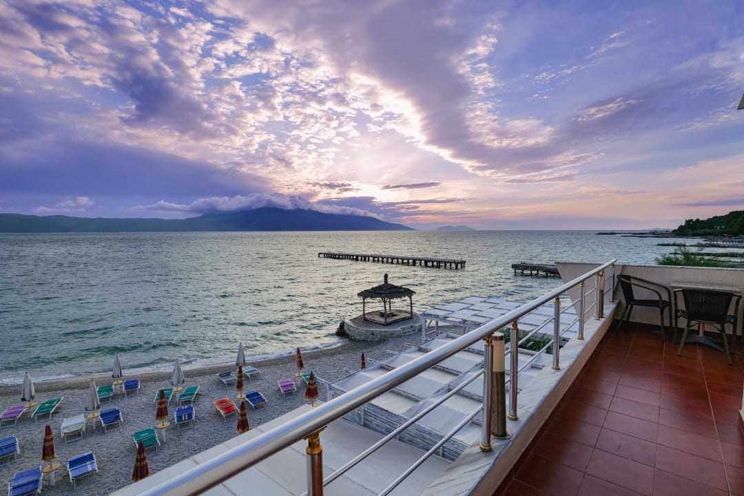 Strand Grand Hotel Aita