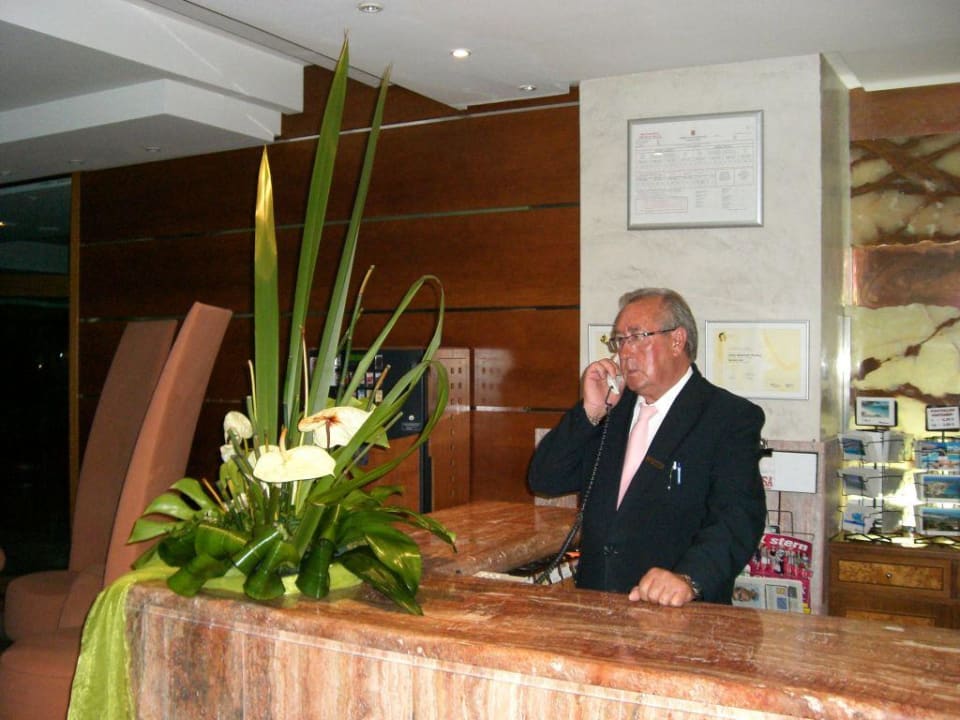 Pedro 2 Hotel Serrano Palace