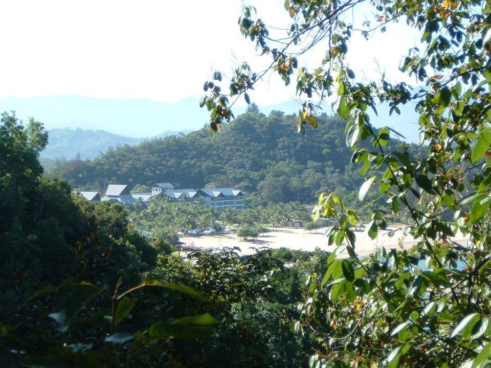 Blick auf das Hotel Shangri-La's Rasa Ria Resort & Spa