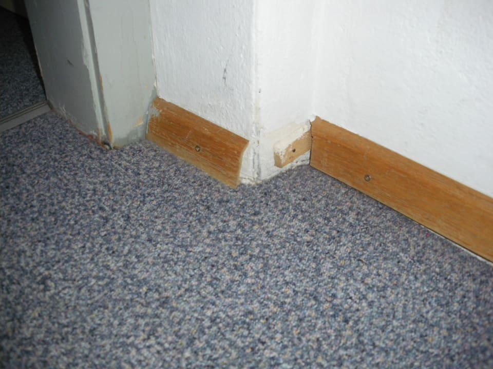 Abgerissene Fußleisten! Hotel Blü Gastein