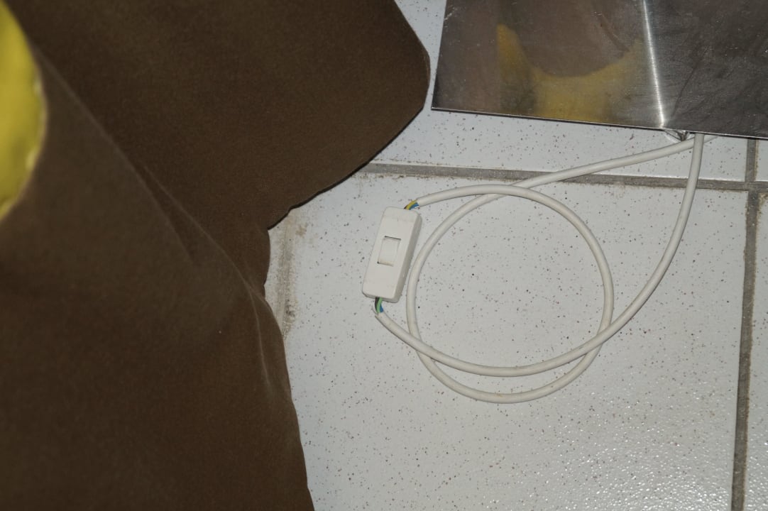 Superior room - wyrwane kable z wylacznika El Mouradi Club Kantaoui