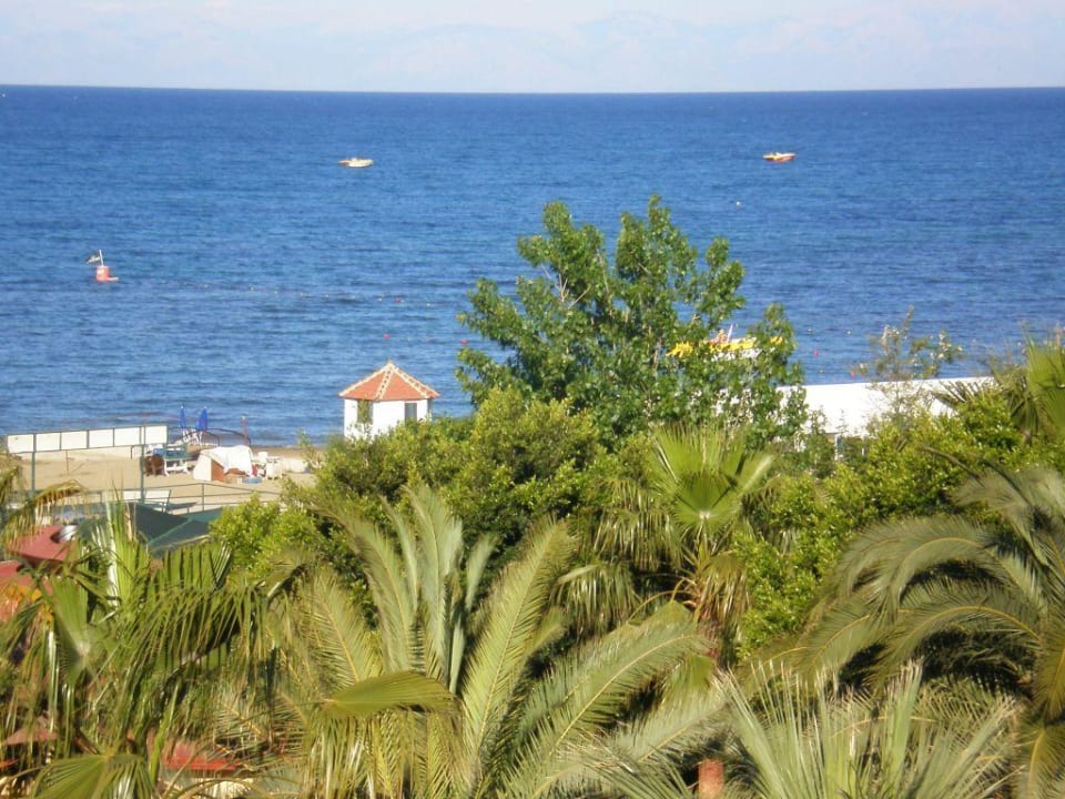 Blick vom Zimmer aufs Meer Hotel Grand Side