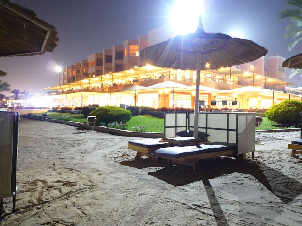 Aussen Beach Albatros Resort