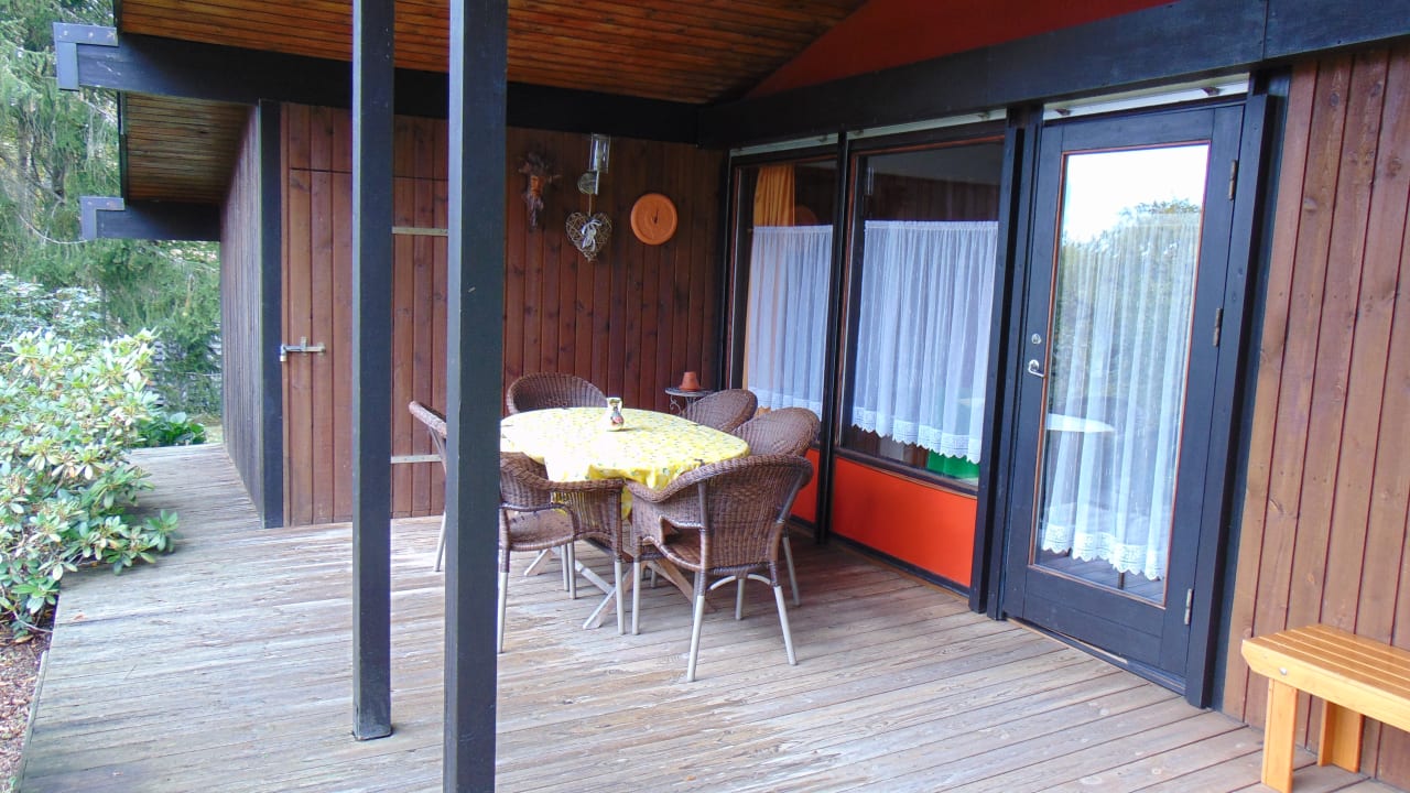 Außenansicht Idyllische Ferienhäuser am Waldrand