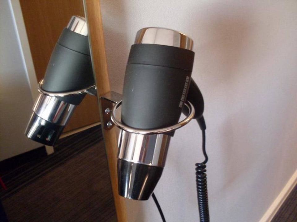  Fön Holiday Inn Express Frankfurt - Airport