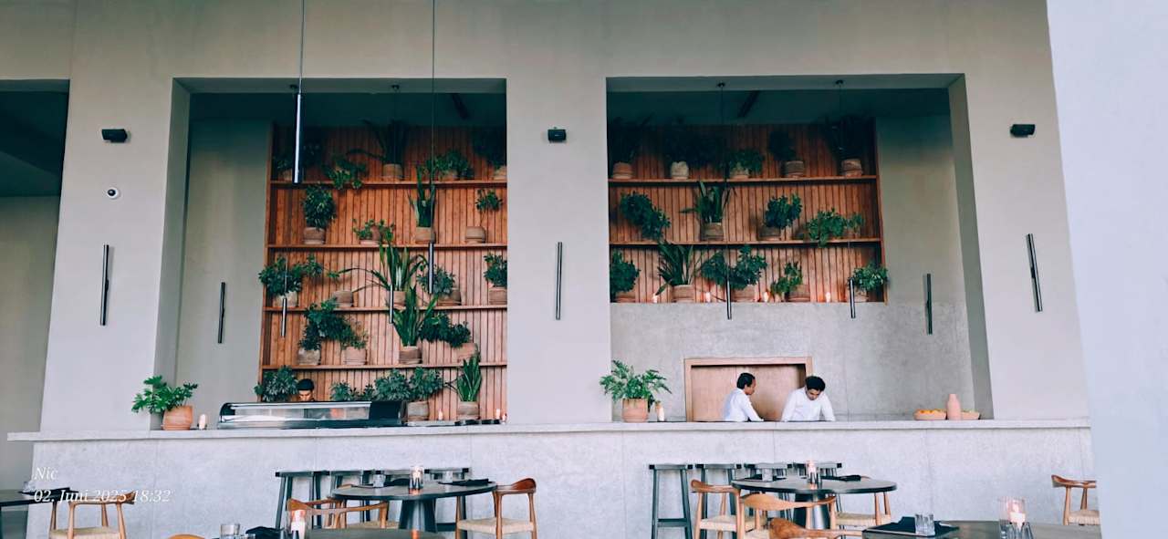 Gastro Serry Beach Resort