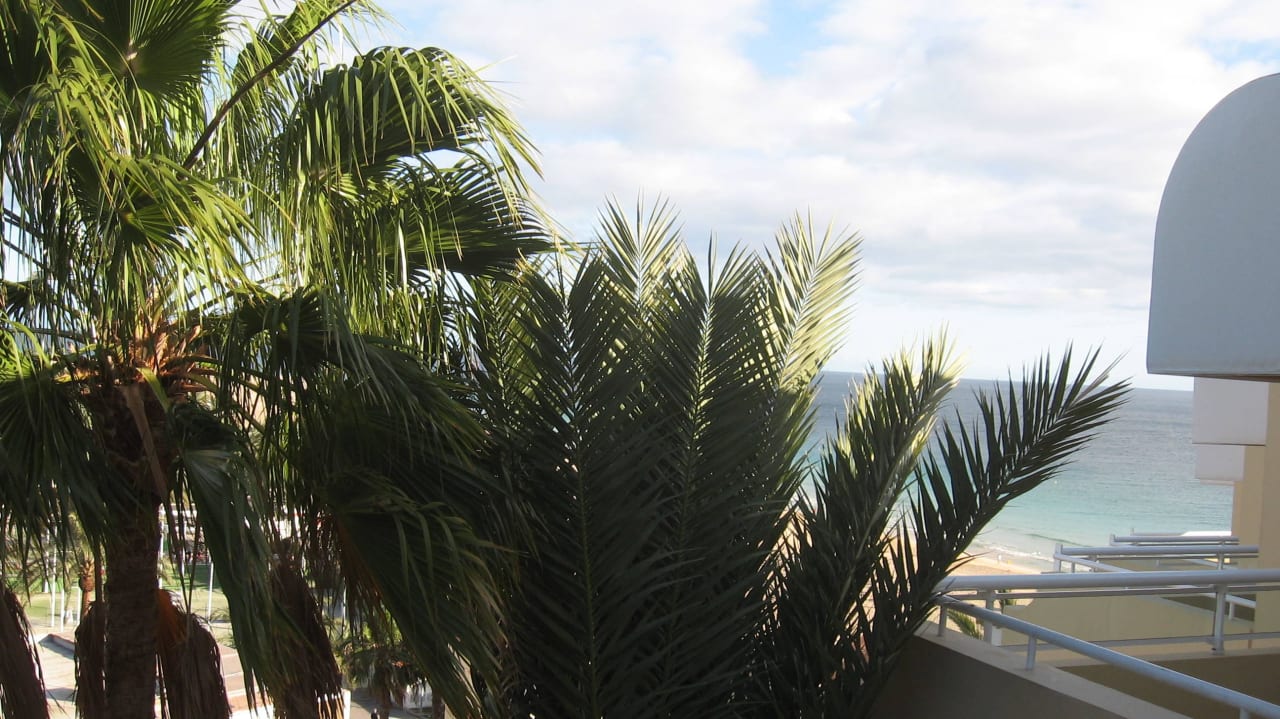 Ausblick aus Zimmer mit "seitlichem Meerblick" ! Hotel Riu Palace Jandia