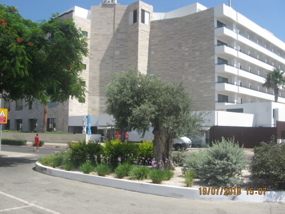 Außenansicht Adams Beach Hotel