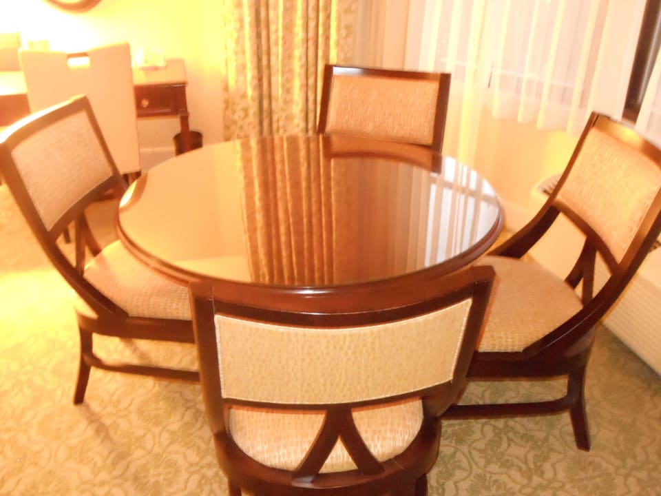 Suite 580 - Esstisch Omni Shoreham Hotel