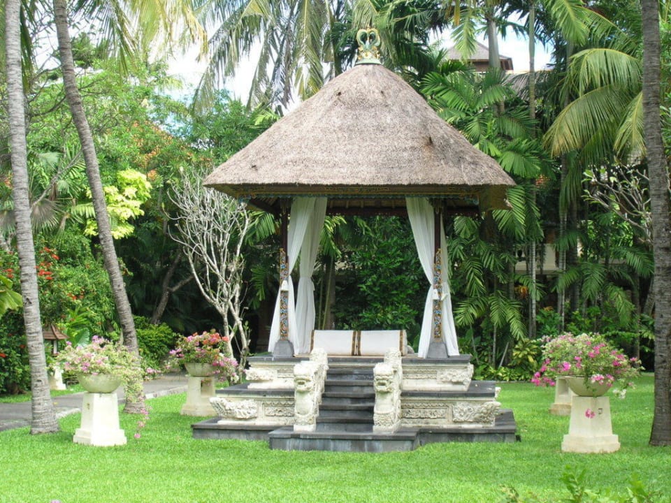 Hochzeitspavillon Puri Santrian