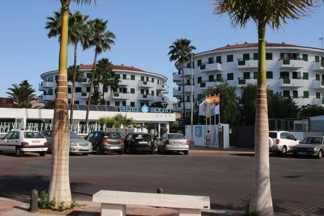 Hotelanlage bei Tag Eingangsbereich Servatur Playa Bonita