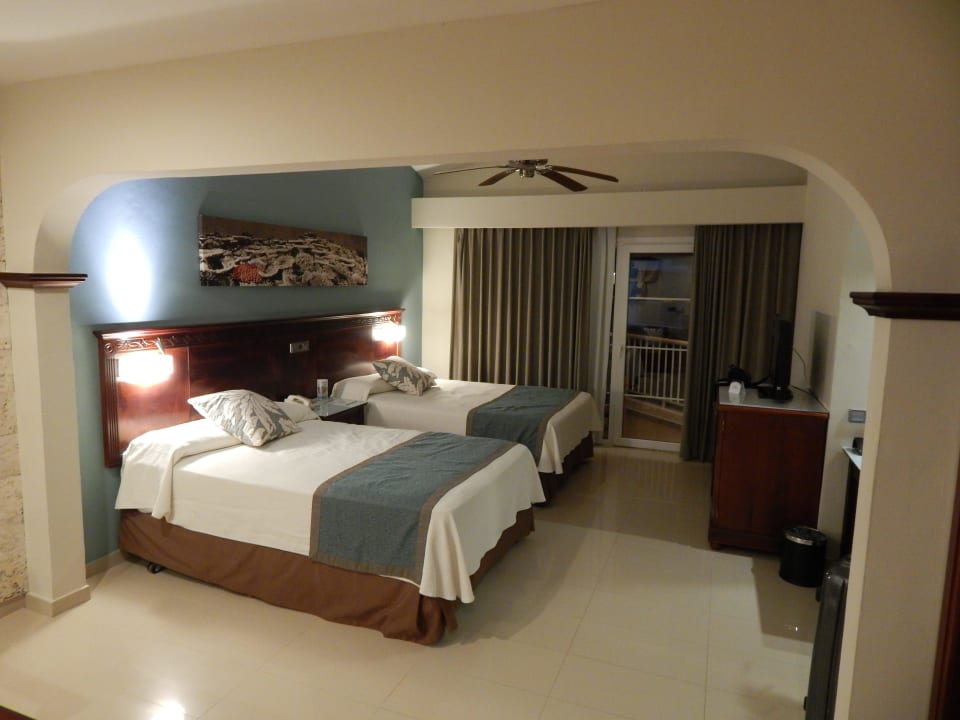 Unsere 2 Kingsize Betten Grand Palladium Select Bávaro Resort & Spa