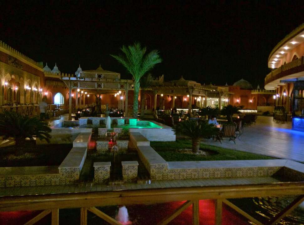 Restaurants Pickalbatros Alf Leila Wa Leila Resort - Neverland Hurghada