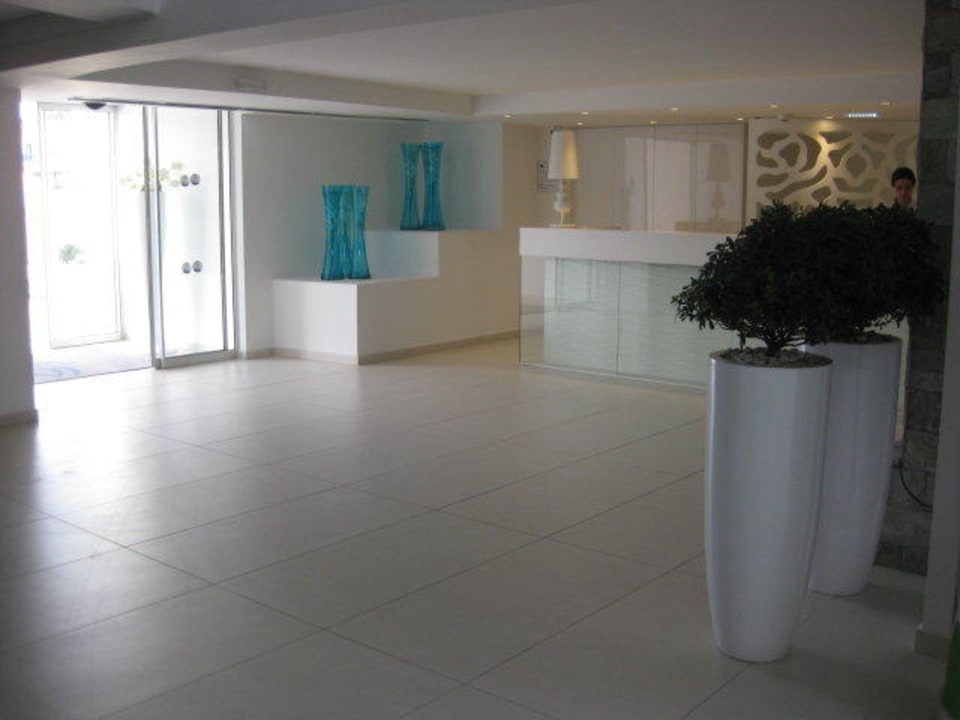 Eingang Limanaki Beach Hotel