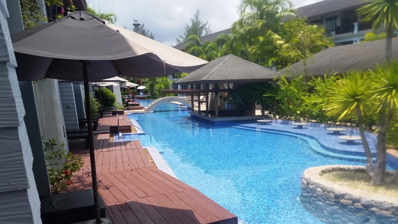 Poolbar La Flora Khao Lak