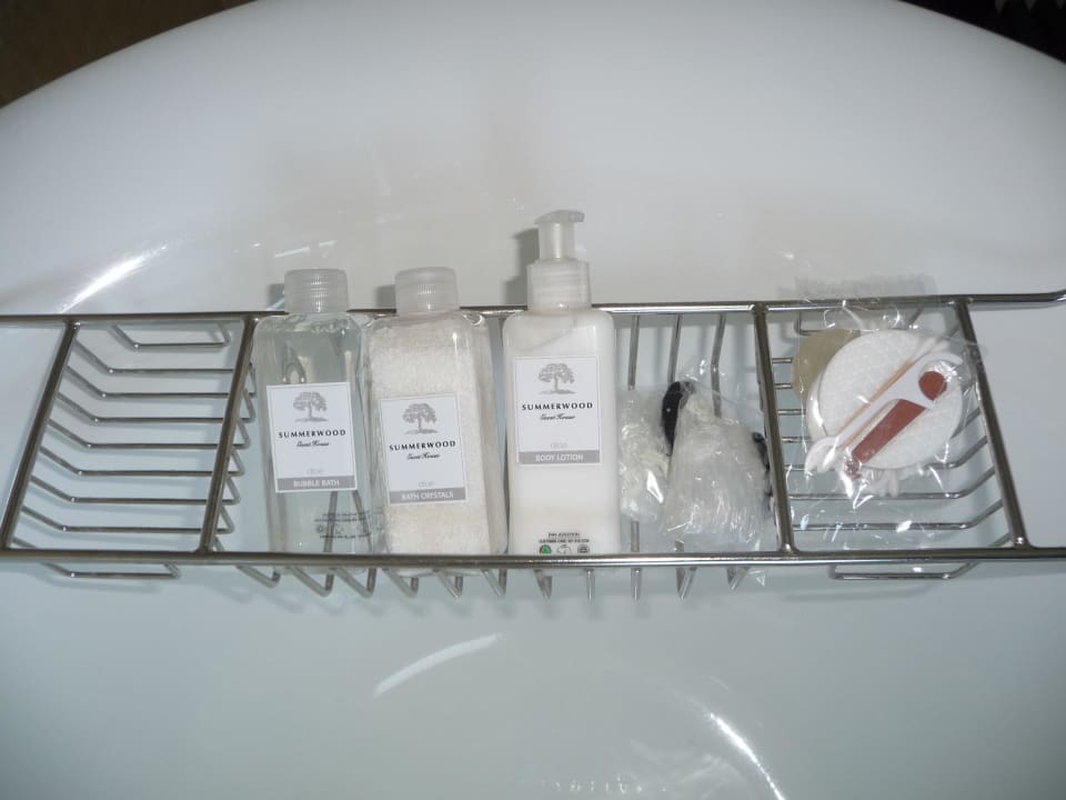 Viele kleine Kosmetikproben Summerwood Guest House