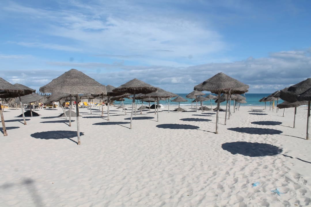 Der hoteleigene Strand Djerba Sun Beach Hotel & Spa