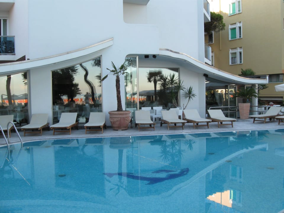 Schöne Poolanlage Hotel Bellavista