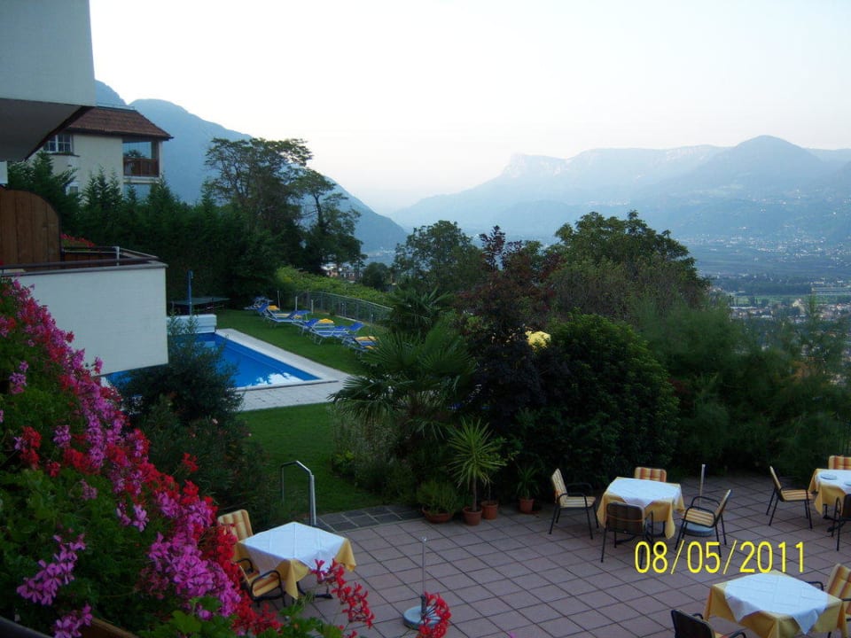 "Blick vom Balkon ( Südseite 1.OG)" Hotel Krause (Tirolo / Dorf Tirol