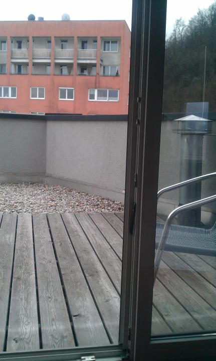 Zugang zum Balkon vom Zimmer Best Western Plus Amedia Art Salzburg