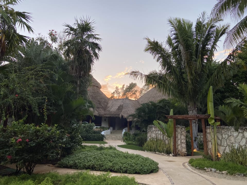 Gartenanlage Mahekal Beach Resort