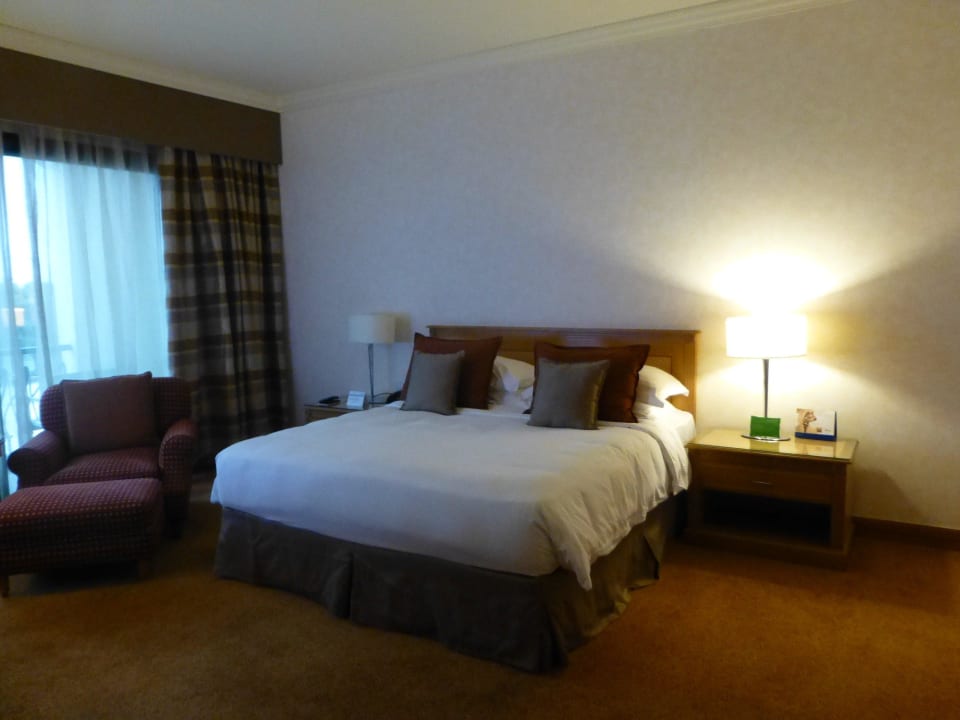 Unser Schlafzimmer der Suite Al Ain Rotana