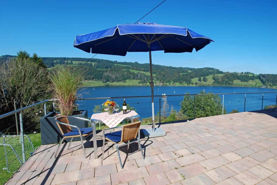 Die Panoramaaussicht auf der Seeterrasse genießen Landhaus Sinz über'm See