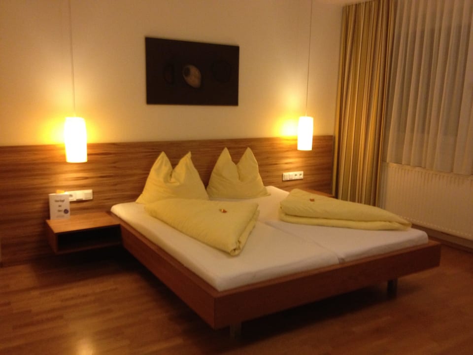 Bequemes Bett  Hotel Bacher Asitzstubn