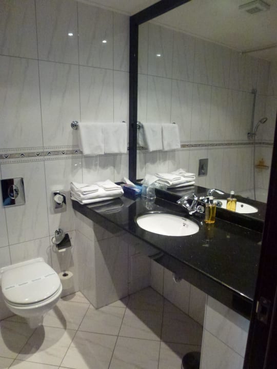 Bad Hotel Golden Hoffer