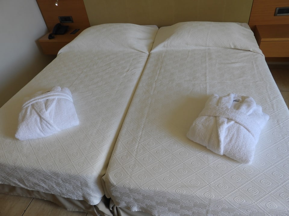 Zimmer Caravia Beach Hotel