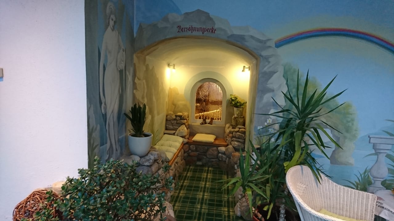 Am Weg zur Badelandschaft Familienhotel Hinteregger