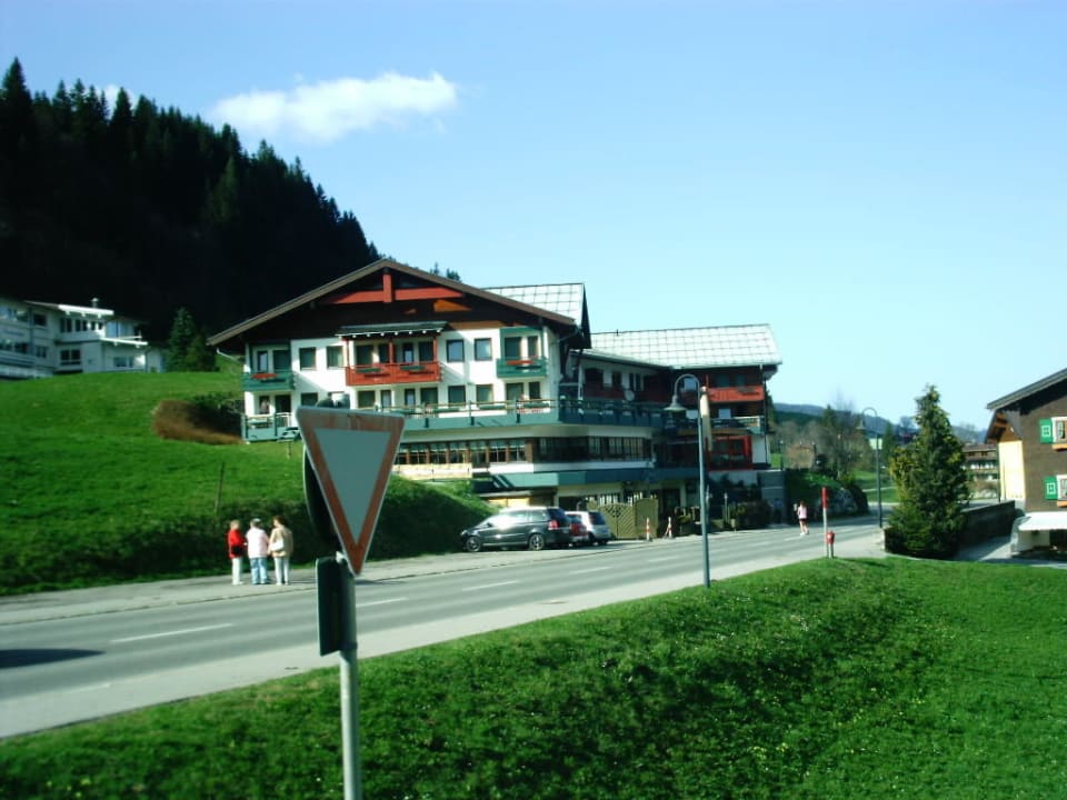 Hotel Außenansicht IFA Alpenrose Hotel Kleinwalsertal