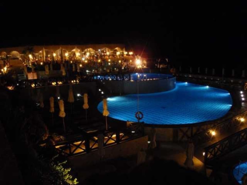 Pool bei Nacht   Hotel Kalithea Horizon Royal