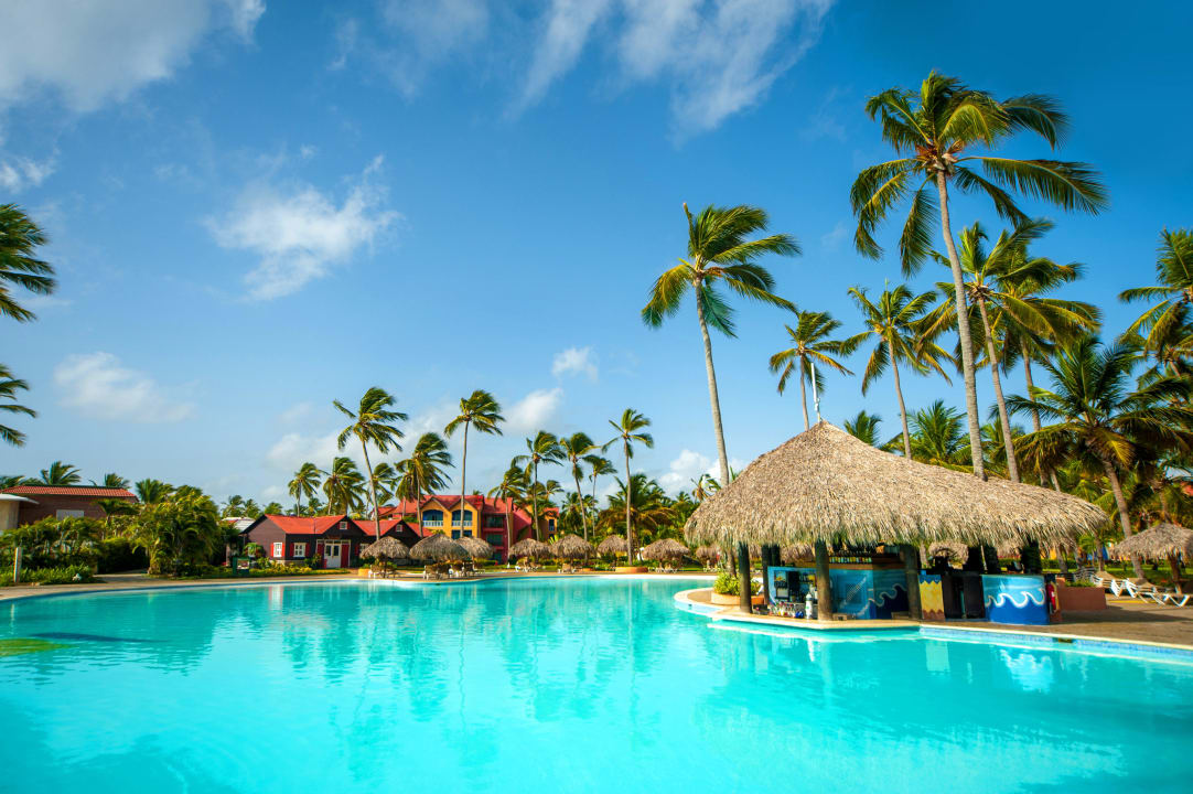 Pool | Bar Splash Punta Cana Princess All Suites Resort & Spa