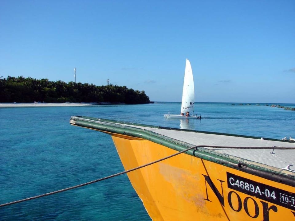 Catamaran vor Summer Island Summer Island Maldives